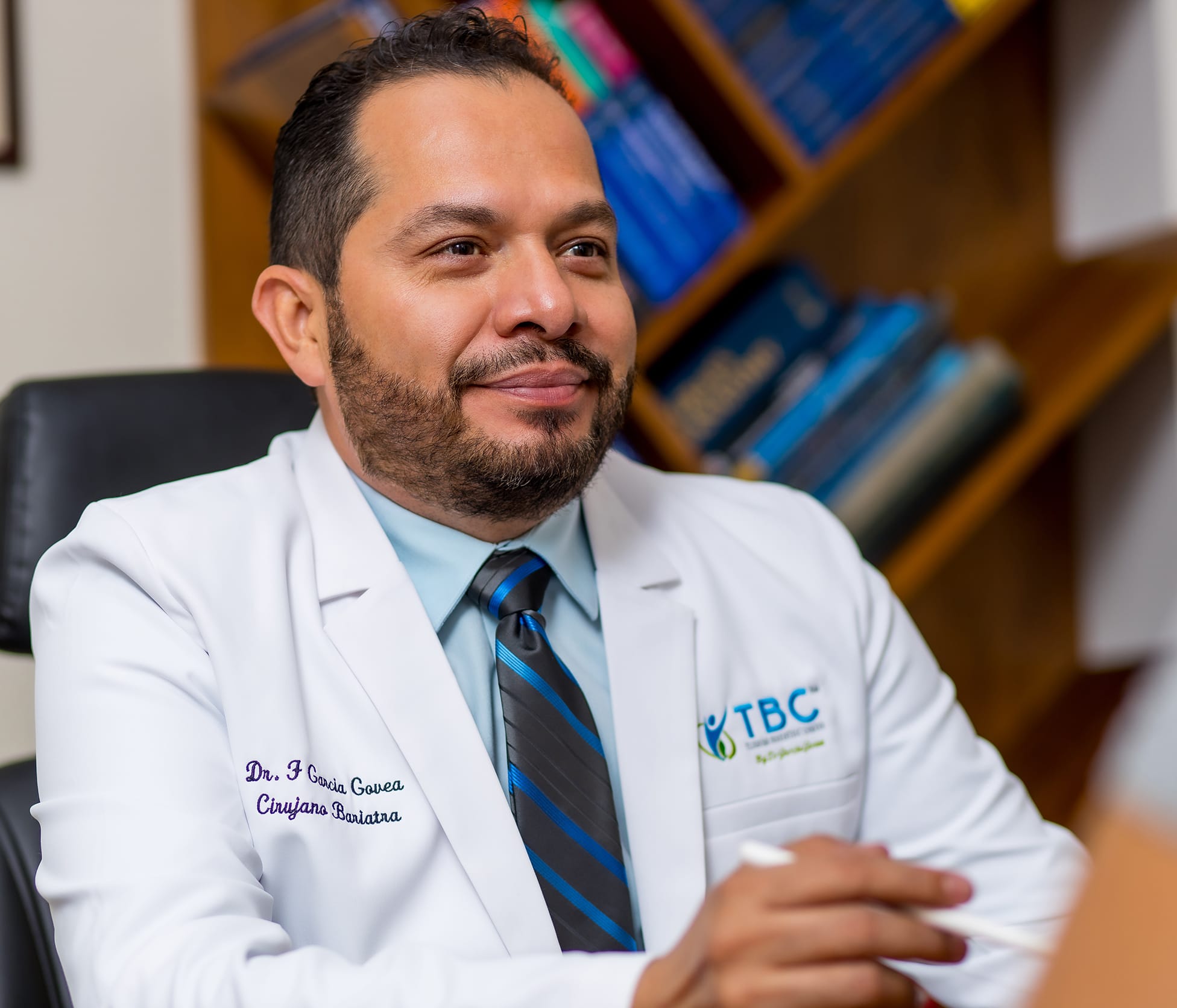 Dr. Fernando García Speaking with Patient